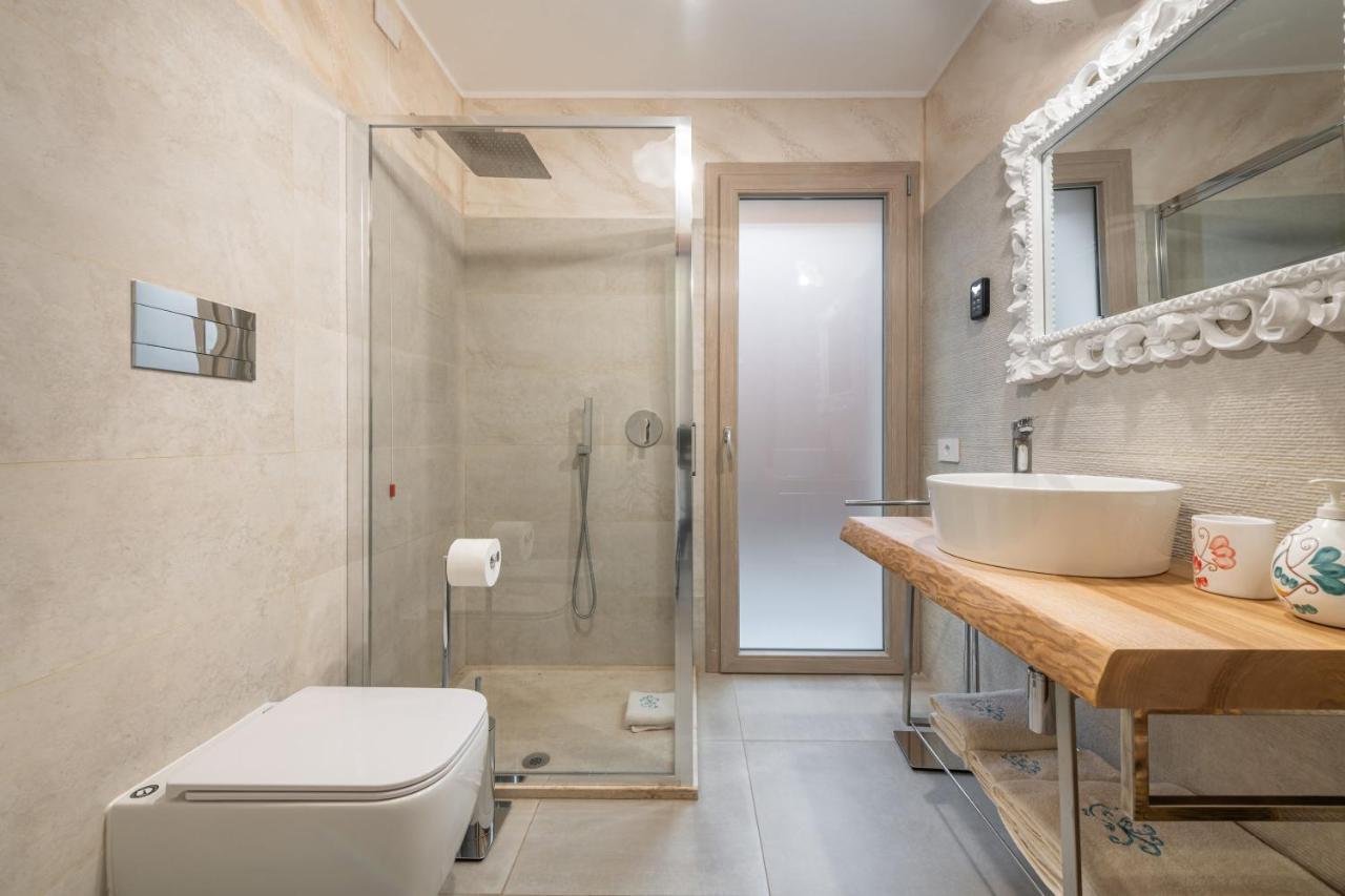 Villa Sa Rocca Junior & Suite Chia Eksteriør bilde