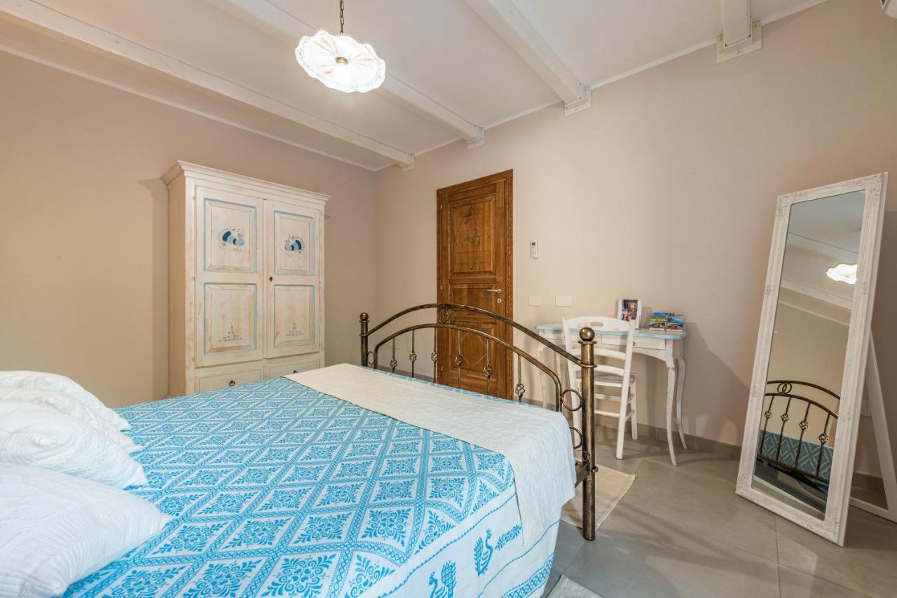 Villa Sa Rocca Junior & Suite Chia Eksteriør bilde