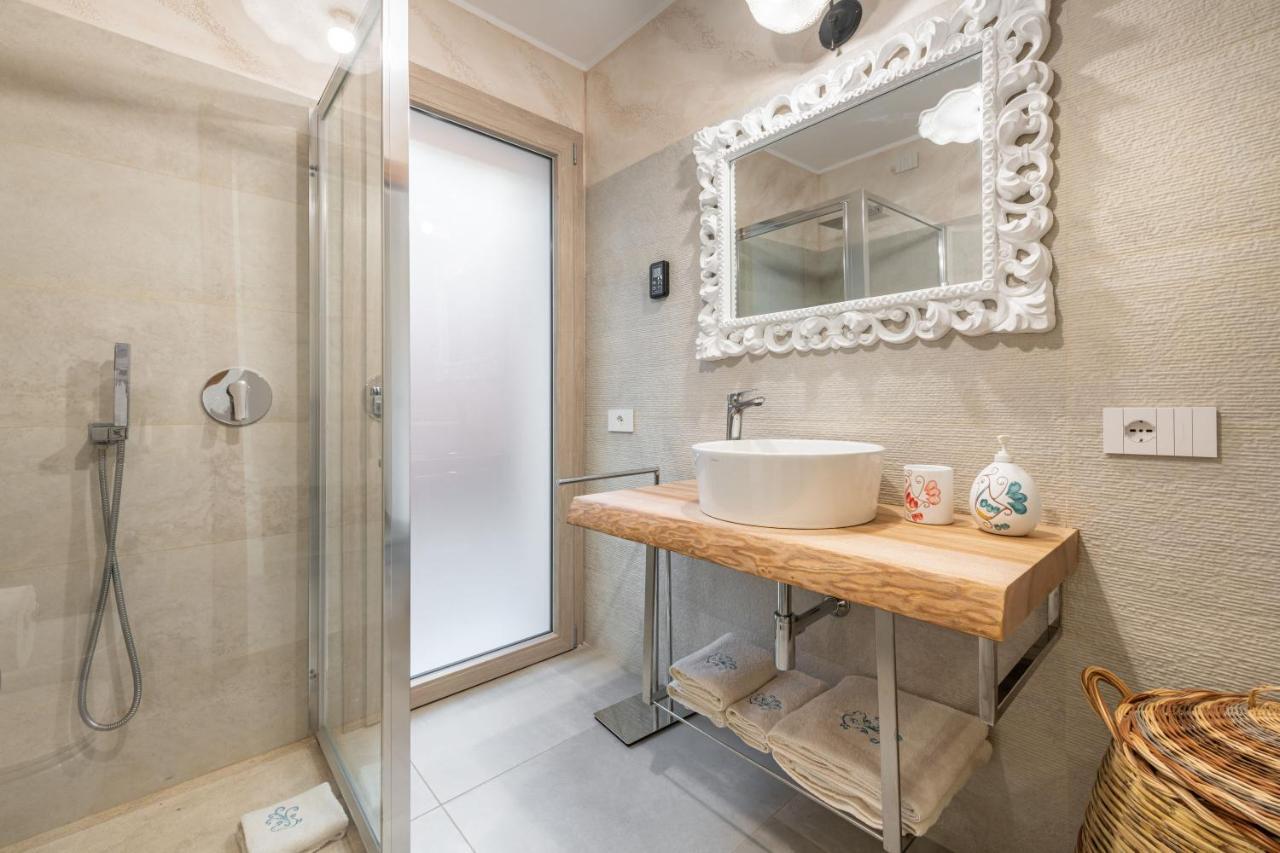 Villa Sa Rocca Junior & Suite Chia Eksteriør bilde