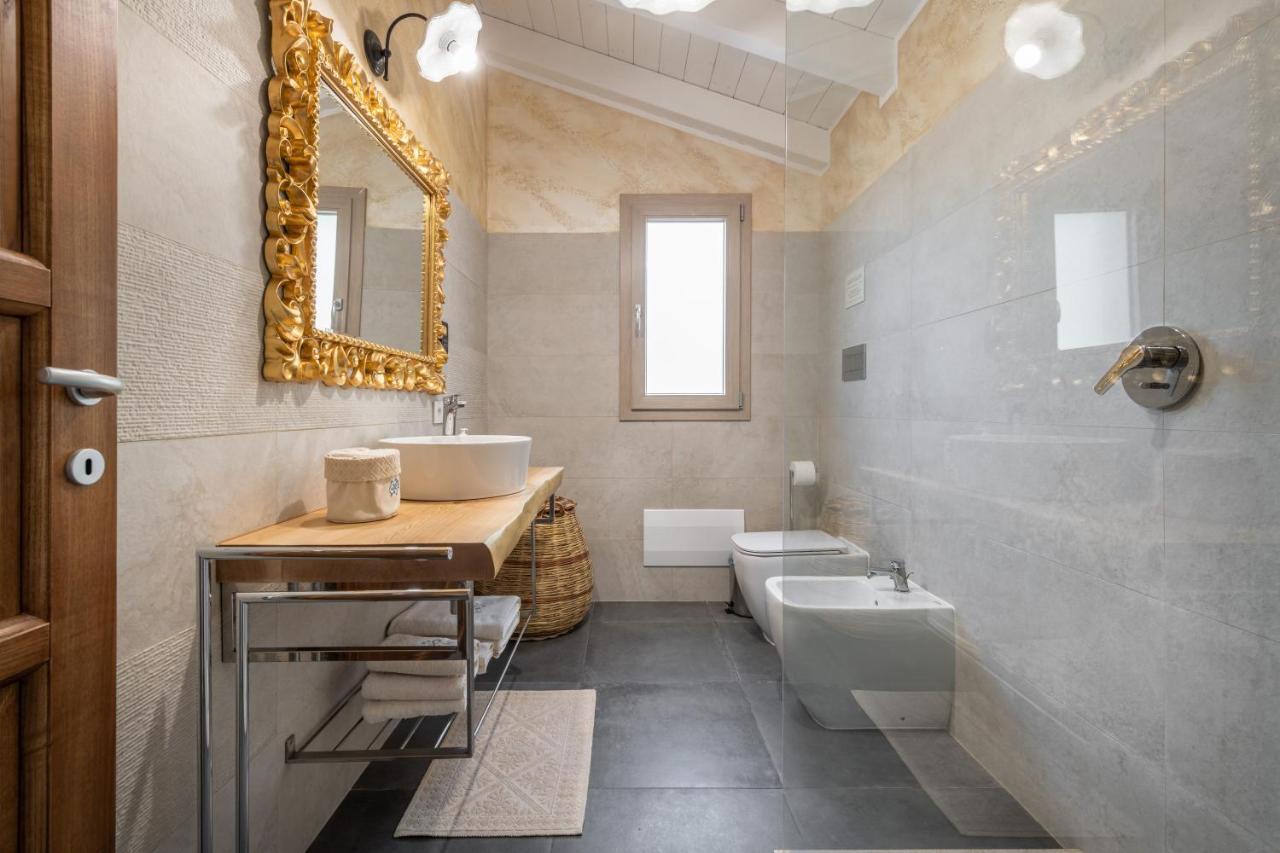 Villa Sa Rocca Junior & Suite Chia Eksteriør bilde