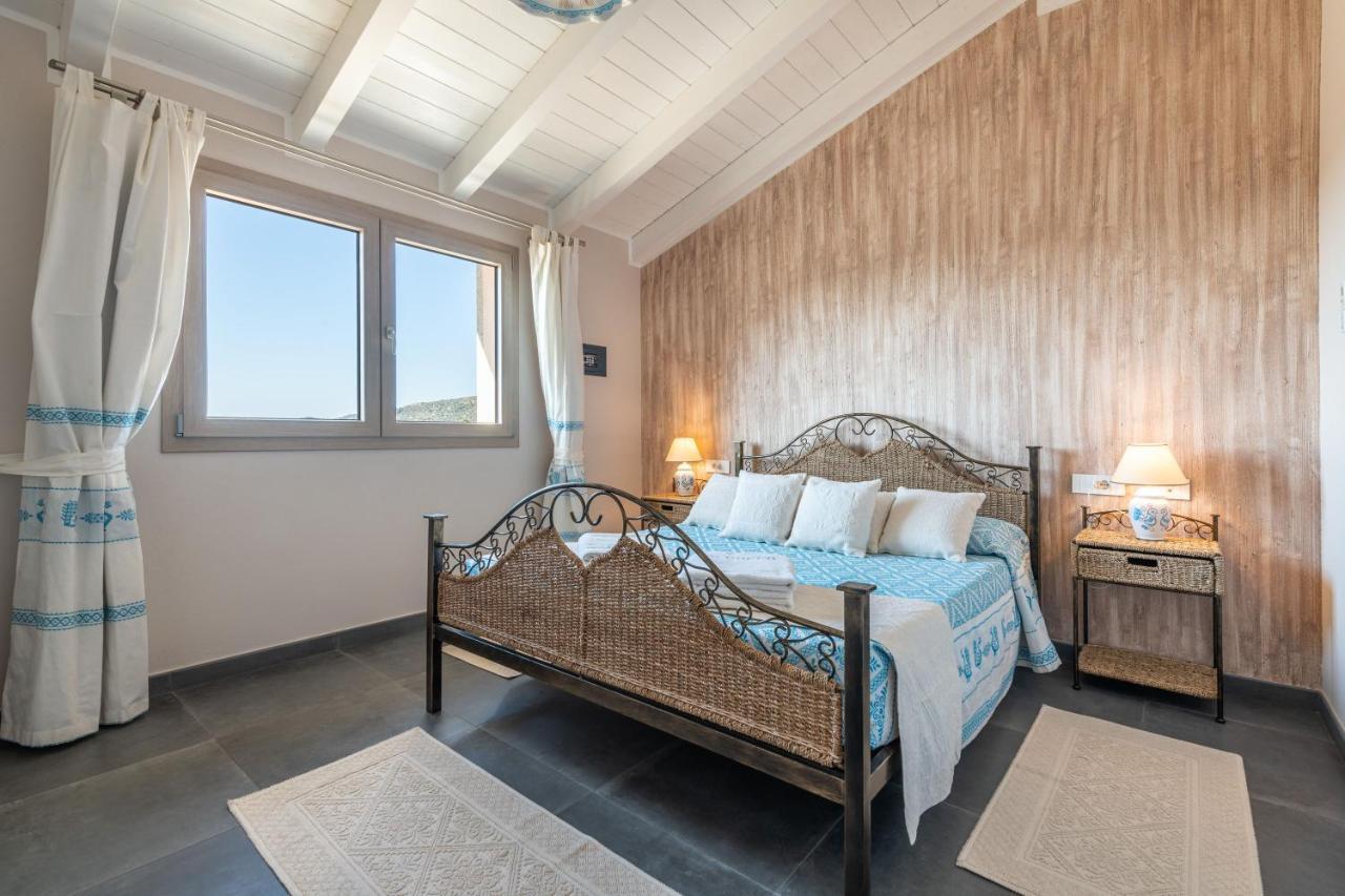 Villa Sa Rocca Junior & Suite Chia Eksteriør bilde